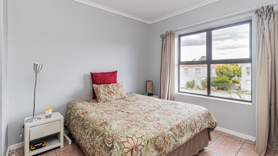 2 Bedroom Property for Sale in Vredekloof Western Cape